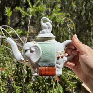Vintage Elephant‎ Shaped Porcelain Tea Pot Chinese 8" With Baby Elephant Luck